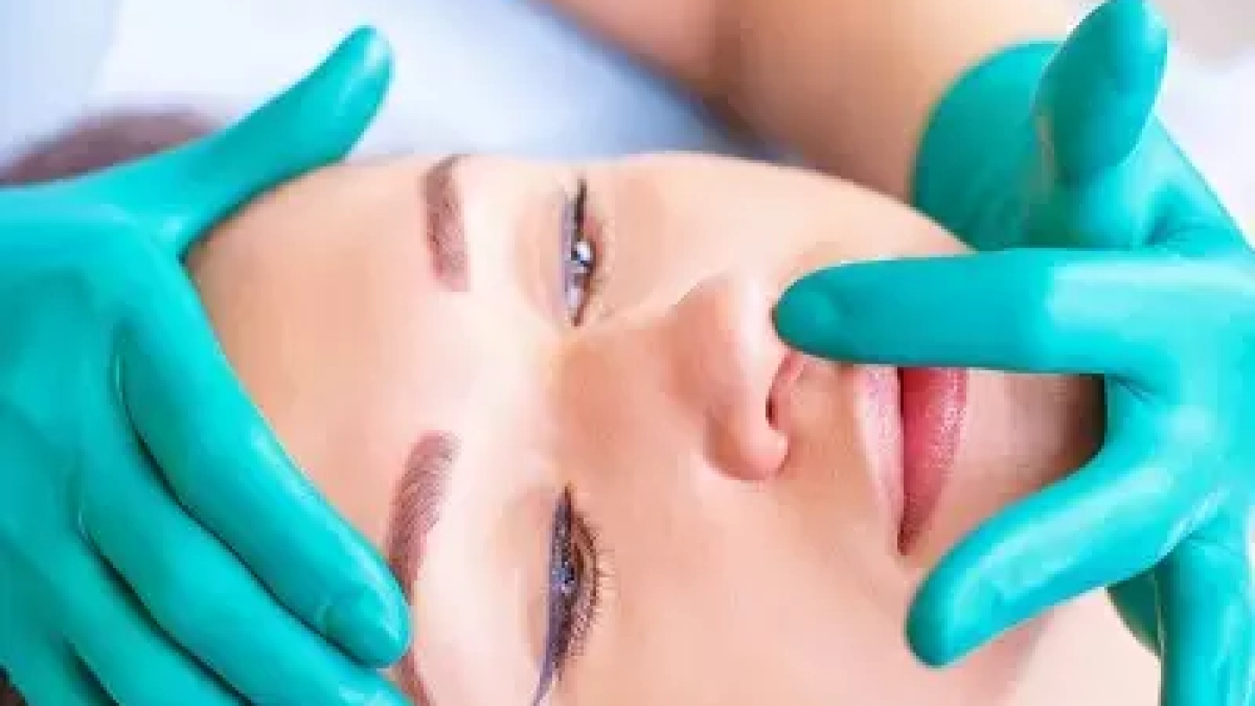 Revi̇zyon Burun Ameli̇yati Revi̇zyon Ri̇noplasti̇